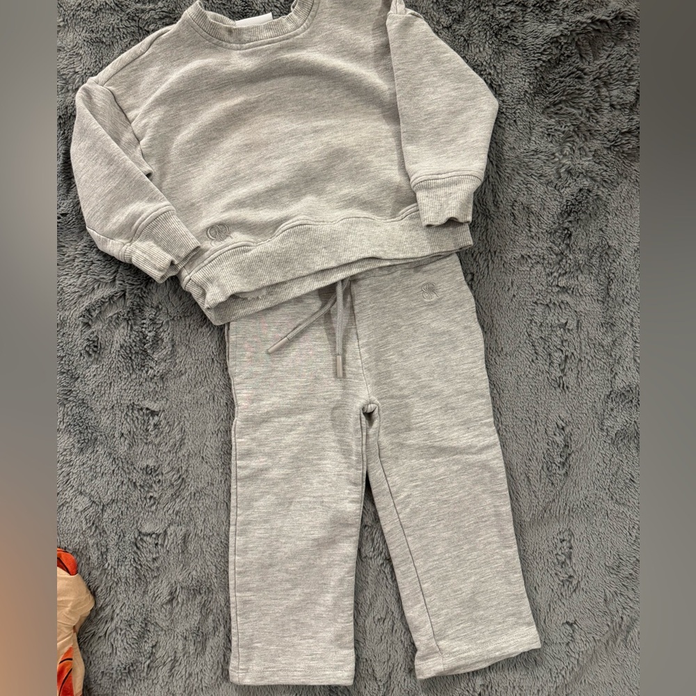 Cozy Gray Kids Bamboo Sweatshirt and Jogger Set